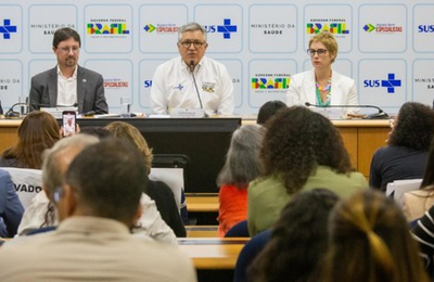 Ministério da Saúde abre 1,7 mil bolsas para médicos especialistas