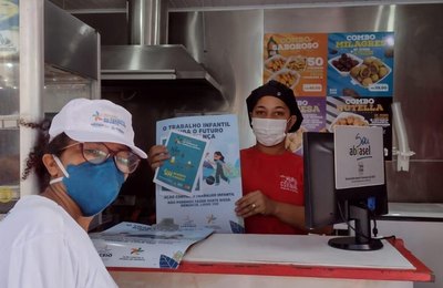 Assistência Social combate trabalho infantil na orla marítima de Maceió