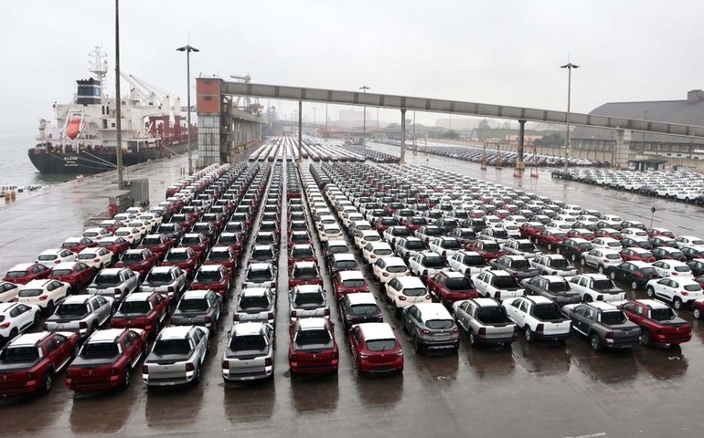 General Motors usa porto de Paranaguá para exportar 1,3 mil carros