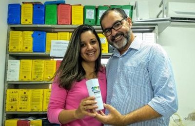 Saúde de Maravilha incentiva consciência ambiental ao lançar copo personalizado para servidor