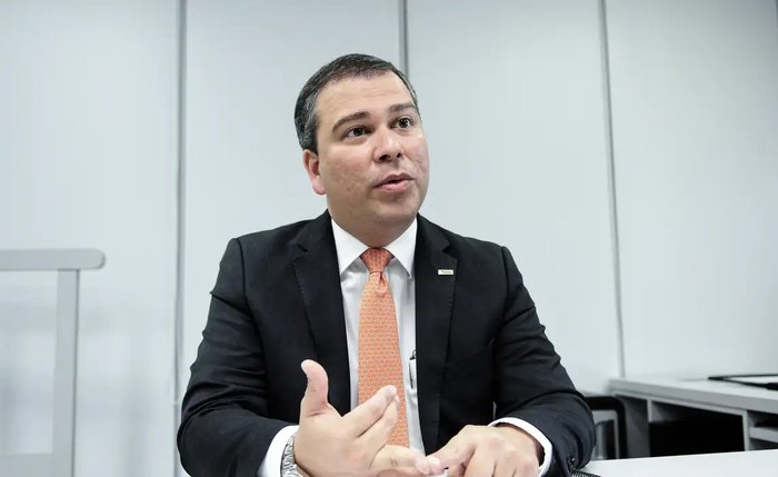 Paulo Henrique Costa teria combinado com o dono do Banco Master, Daniel Vorcaro, o recebimento de propina estimada em R$ 146,5 milhões