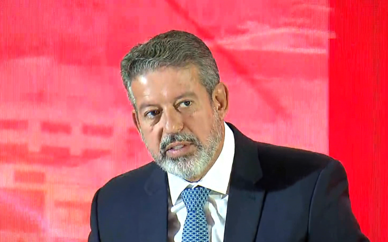 Lira confirma que Câmara votará hoje PLP do pacote fiscal que prevê gatilhos para arcabouço