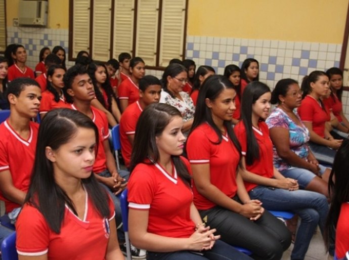 Parceria permite experiência do 1º emprego para estudantes de Coruripe