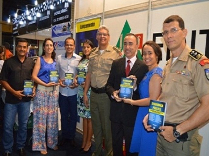 Policiais Militares lançam obras na Bienal do Livro de Alagoas