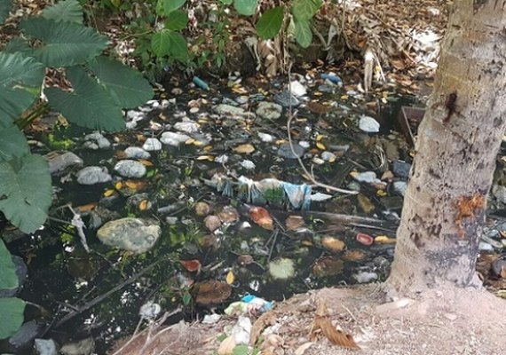 Água bombeada pela prefeitura para o Riacho Gulandim está contaminada, diz IMA