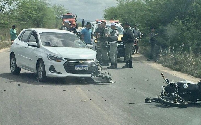 Secretário de Craíbas e motociclista ficam feridos após colisão em rodovia Alagoana