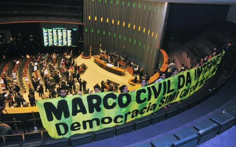 Marco Civil da Internet está pronto para votação no plenário do Senado