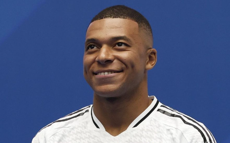 Mbappé lidera convocação da França para amistoso contra o Brasil