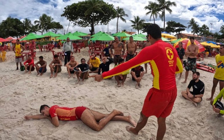 Bombeiros abrem inscrições para nova edição do Curso Surf Salva