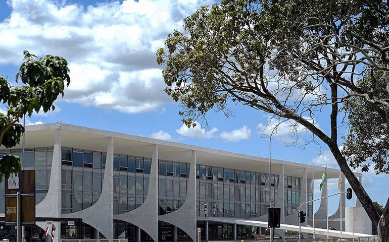 Brasil condena ofensiva israelense em Rafah e 'deplora' retomada de ataques do Hamas a Israel