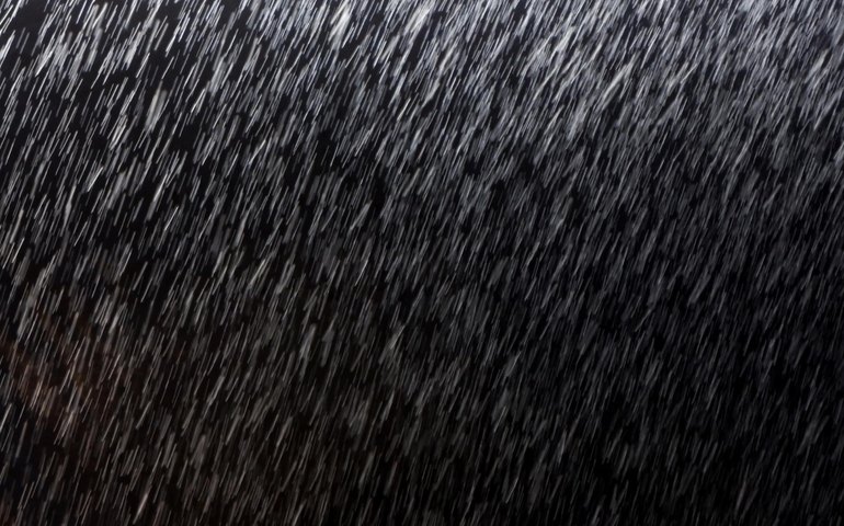 Jacarta inundada: indonésios enfrentam consequências após chuvas torrenciais