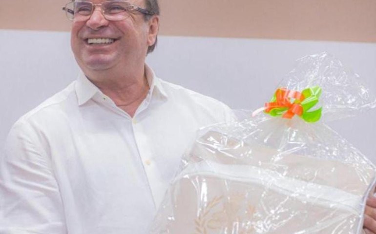 Mãe Arapiraquense: Prefeitura fará a entrega de 100 enxovais às gestantes do projeto nesta segunda (25)