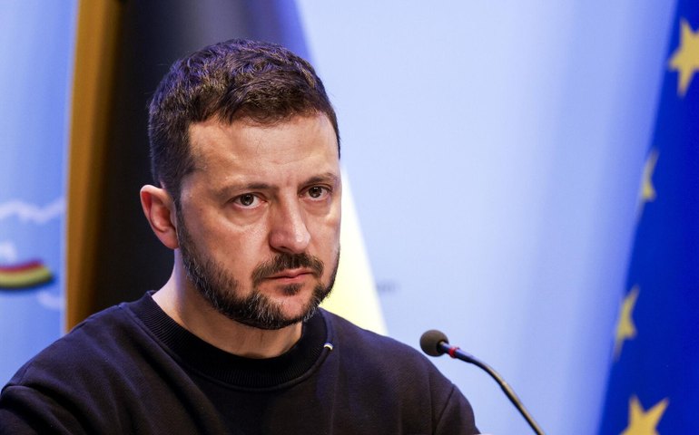 Mídia expõe por que Zelensky assinou às pressas lei que limita órgãos anticorrupção na Ucrânia