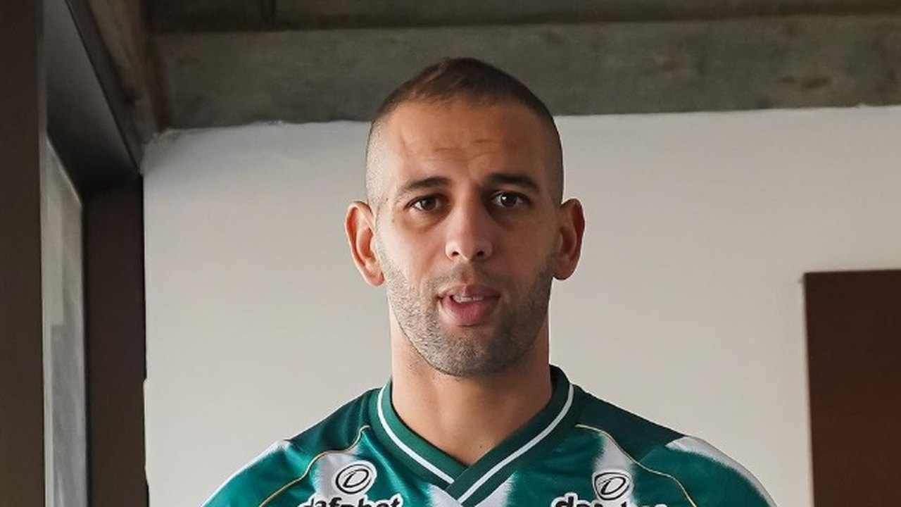 Slimani se machuca em jogo com Moçambique e Coritiba anuncia recuperação na Argélia