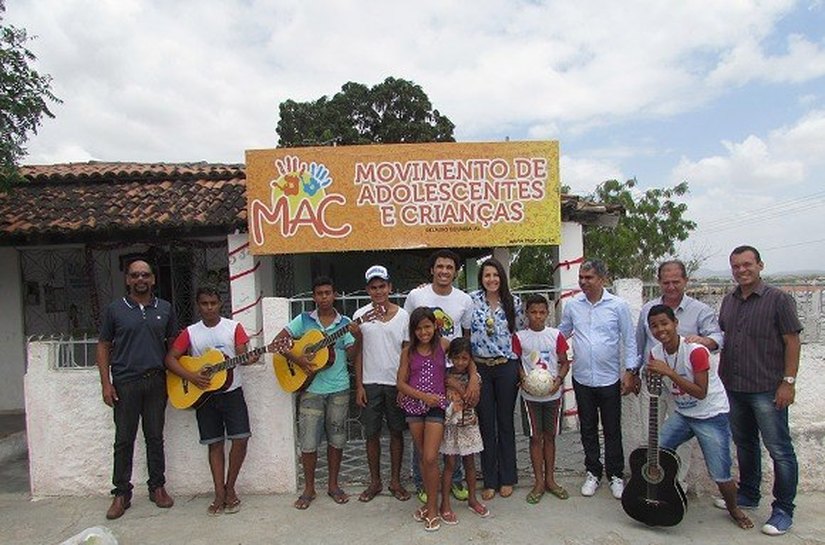 Secretária Claúdia Petuba conhece projetos e entidades esportivas de Delmiro