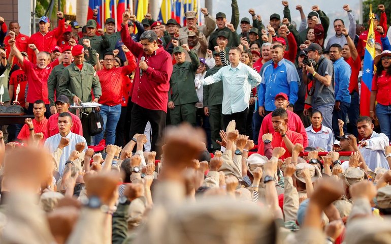 Maduro diz que vitória foi triunfo da independência da Venezuela