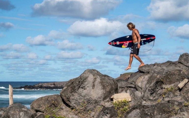 Kai Lenny, o surfista que quebra os limites nas ondas gigantes