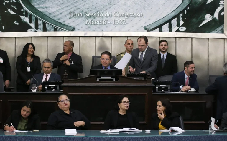 Deputados aprovam PL dos precatórios do Fundef, mas liberam Estado para descontar repasses dos servidores