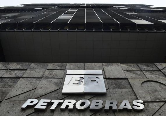 Acusado de intermediar propina na Petrobras deve depor hoje à PF