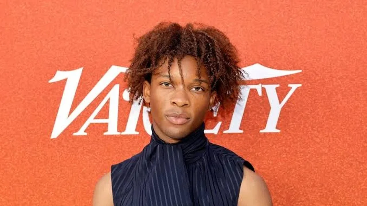 Rapper D4vd vira réu por suspeita de homicídio e esquartejamento de adolescente de 14 anos