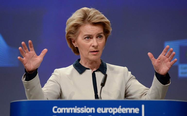 União Europeia suspende contramedidas contra tarifas dos EUA