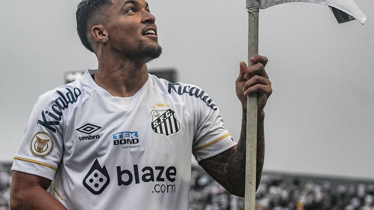 Santos recebe proposta oficial do Benfica por Marcos Leonardo