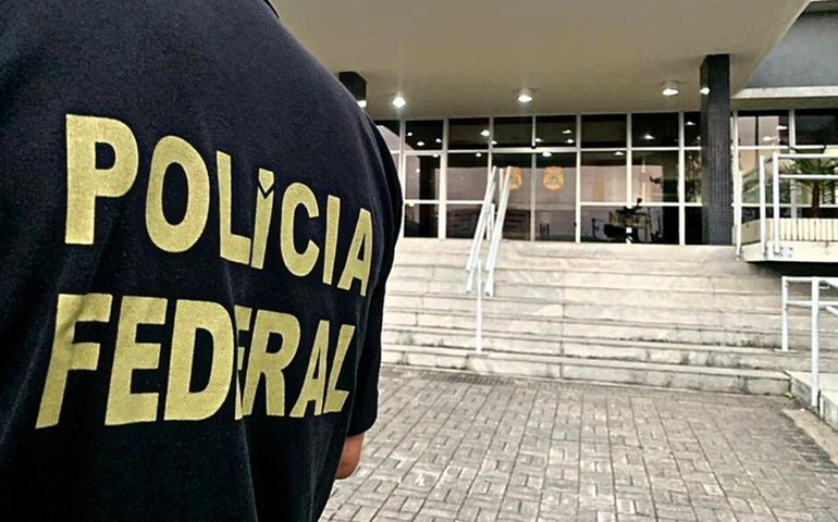 Polícia Federal prende primeira-dama de João Pessoa em operação sobre aliciamento de eleitores
