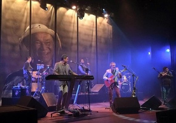 Quinteto Violado relembra Dominguinhos no palco do Teatro Deodoro