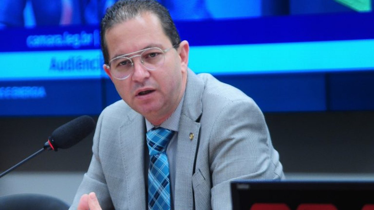 Projeto determina que todos os celulares ofereçam o acesso às rádios FM