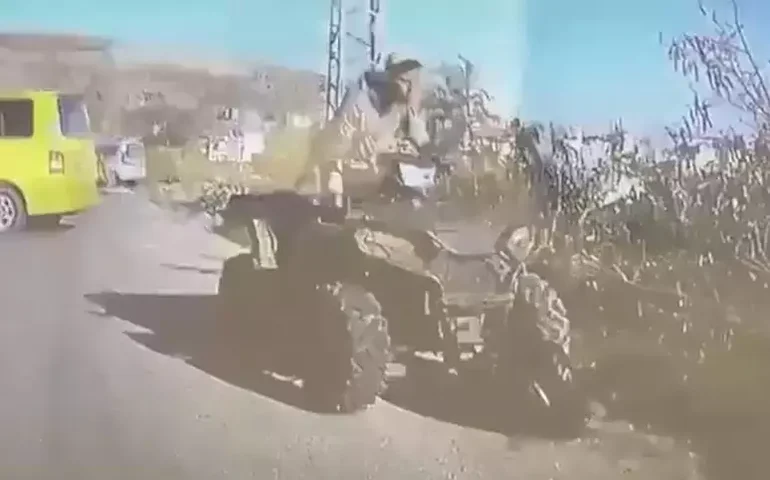 Colono israelense atropela palestino com quadriciclo enquanto ele rezava