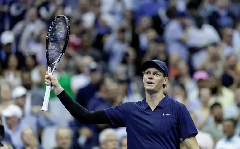 'Gerado por IA', Sinner atropela Bublik e avança no US Open