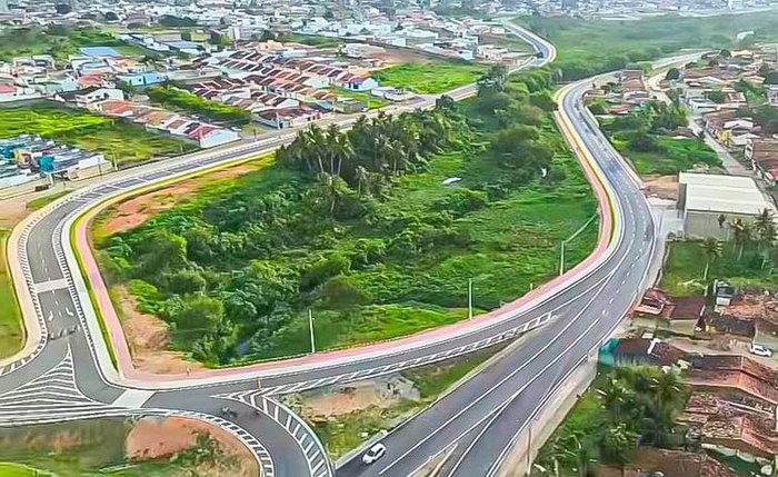 Obra da Marginal do Piauí recebe moderna sinalização termoplástica em Arapiraca