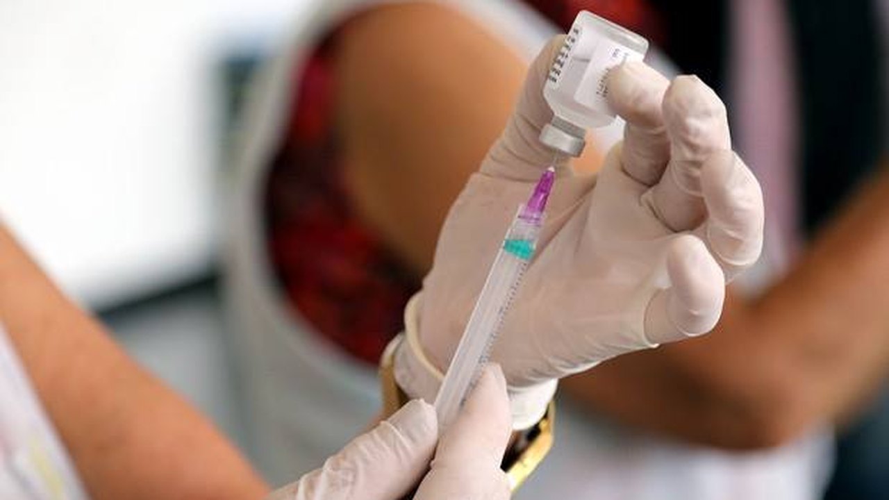 Campanha nacional de vacinação contra gripe começou nesta segunda