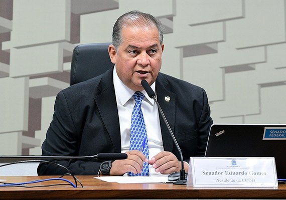 Senadores pedem informações adicionais ao governo para renovação de rádios