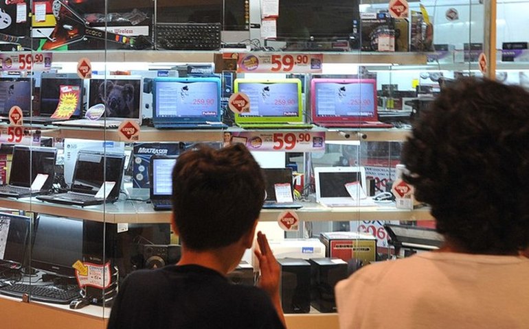 FMAC dá andamento às ações de auxílio aos profissionais de cultura