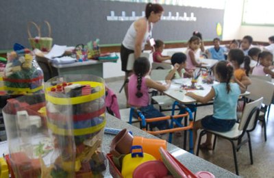 Municípios precisam enviar dados de 2019 até 5 de maio para se habilitarem a receber complementação-VAAT ao Fundeb 