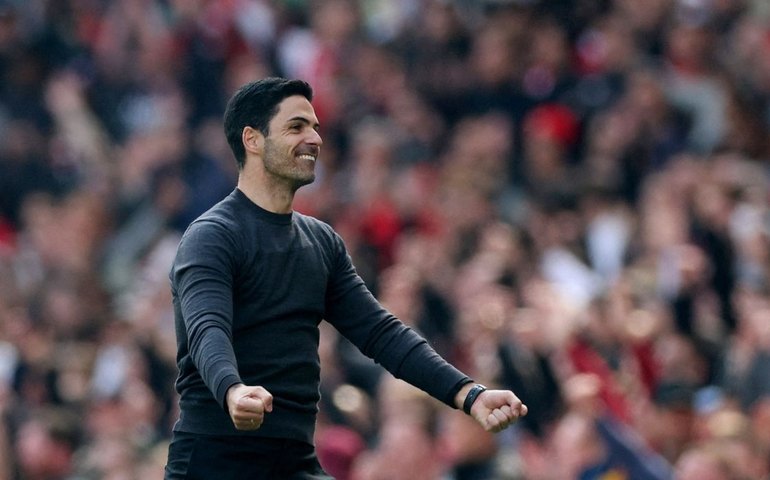 Arteta declara 'amor' aos jogadores do Arsenal, mas cobra 'confiança' após tropeços
