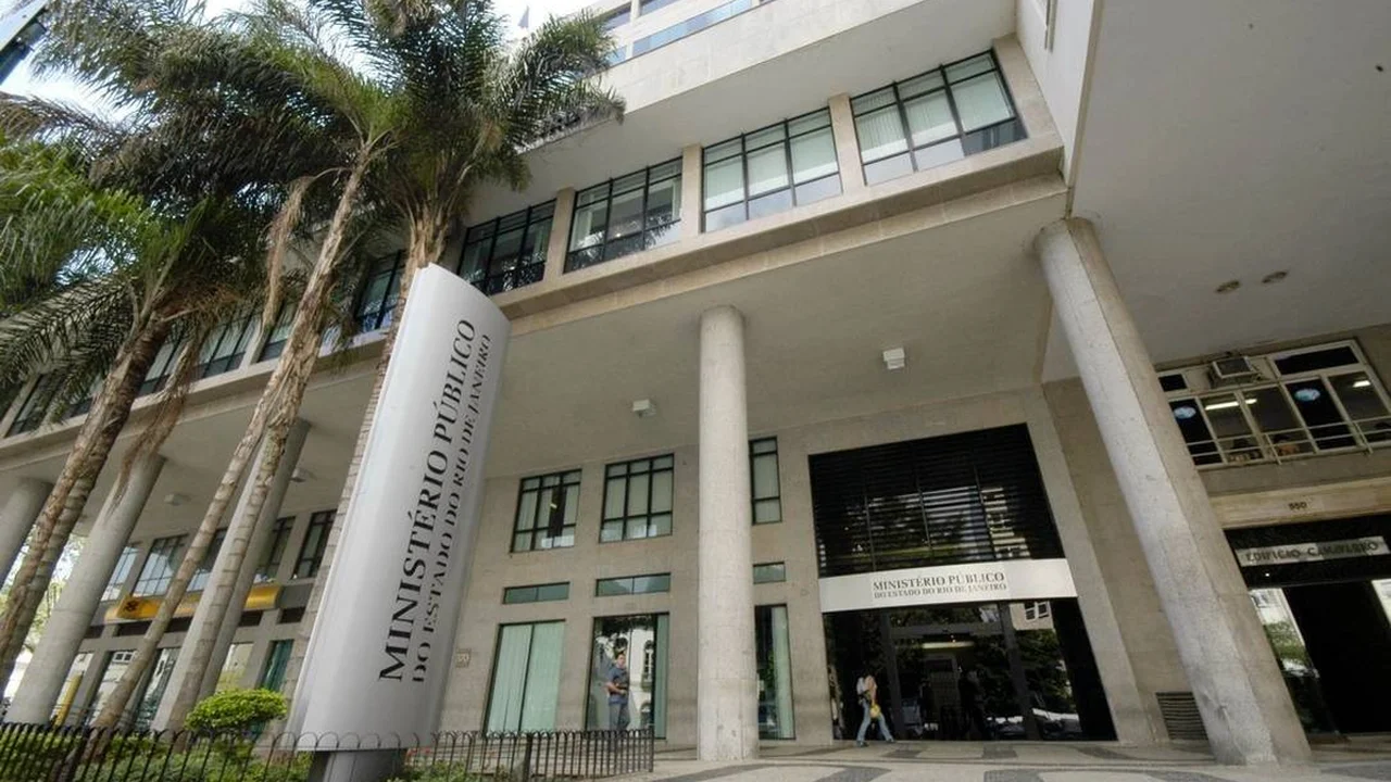 Para perseguir a ex, ex-diretor da Polícia do DF usou até telefone de chefe de gabinete