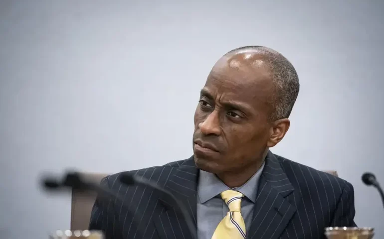 Incertezas sobre persistência da inflação podem justificar resposta mais forte, diz Jefferson