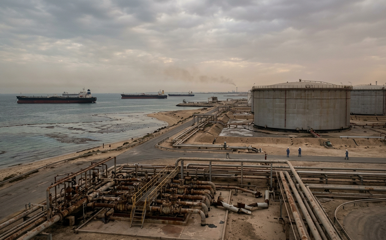 Caos no mercado de petróleo deve se agravar com queda da produção por outros gigantes do Golfo