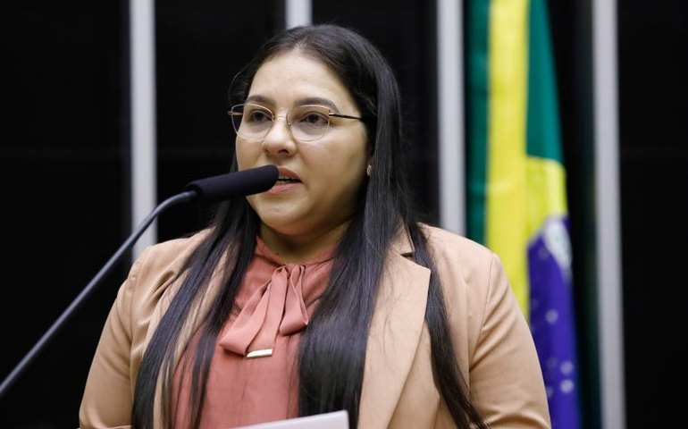 Comissão aprova atendimento psicológico para filhos de vítimas de feminicídio