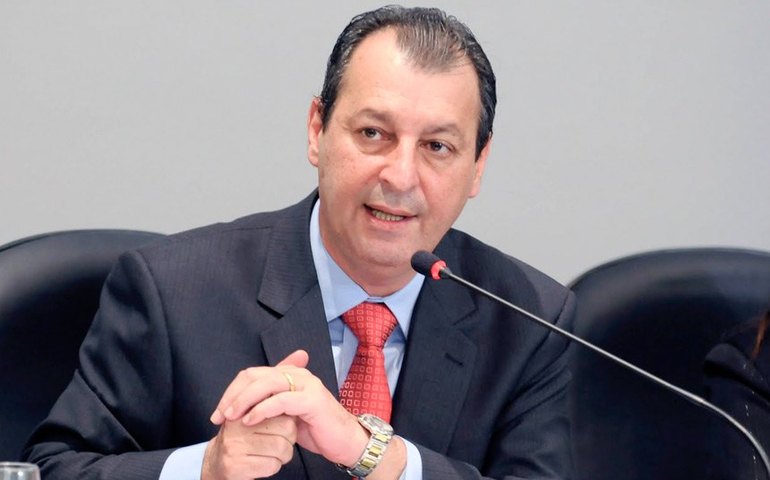 Em entrevista, Omar Aziz fala em “promiscuidade” na gestão de Pazuello