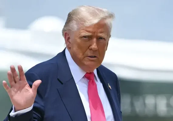 Trump 'liquida' embaixada dos EUA no Brasil com leilão de móveis e equipamentos