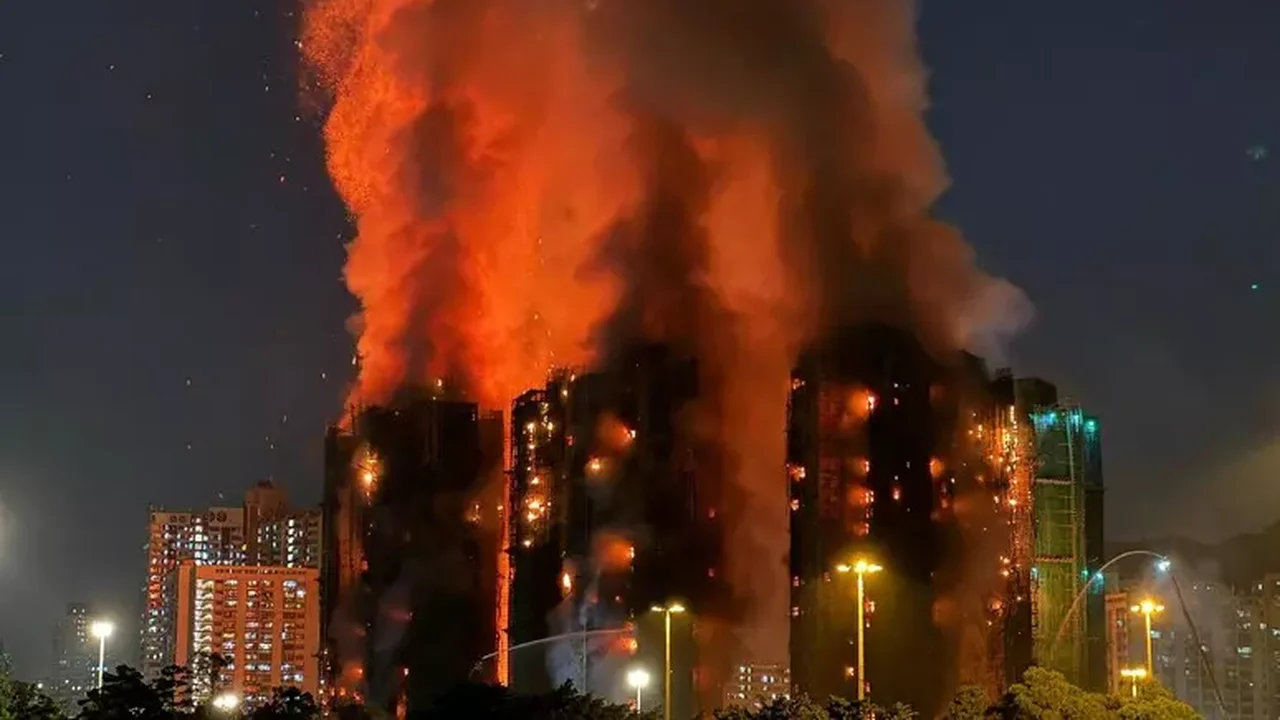 Hong Kong prende 13 suspeitos por homicídio culposo em incêndio