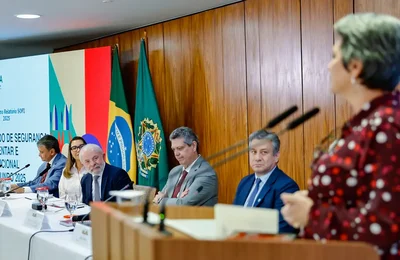 Combate à fome precisa de sensibilidade e política de Estado, diz Lula