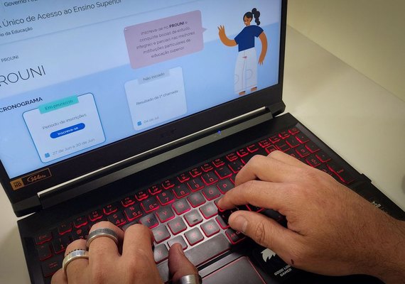 Selecionados do Prouni devem complementar informações até hoje