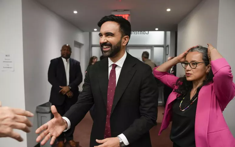 Muçulmano socialista vence primárias para a prefeitura de NY