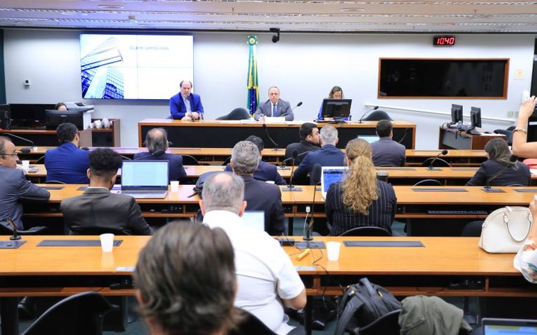 Especialistas sugerem elaboração de marco regulatório sobre armazenamento de energias renováveis