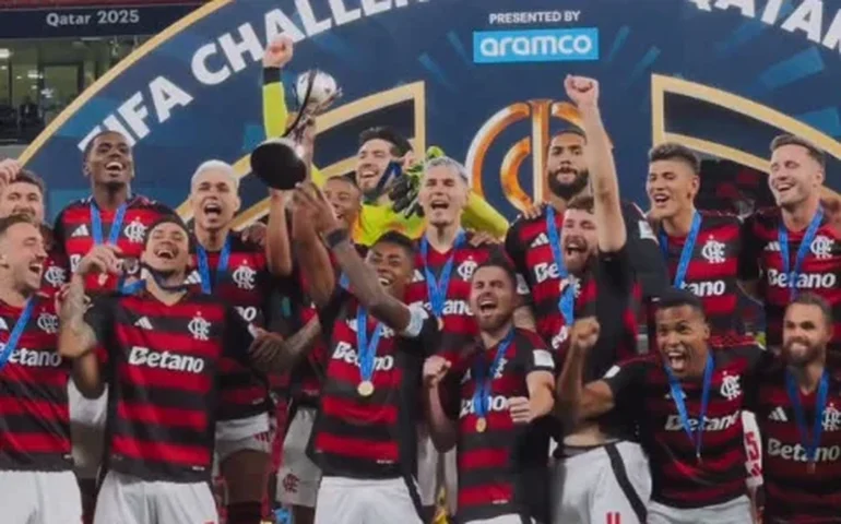 Danilo reconhece favoritismo do PSG e Léo Pereira vibra com melhor fase da carreira