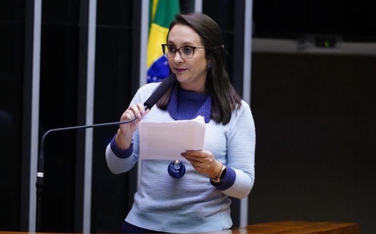 Projeto de lei tipifica e pune o crime de estupro virtual